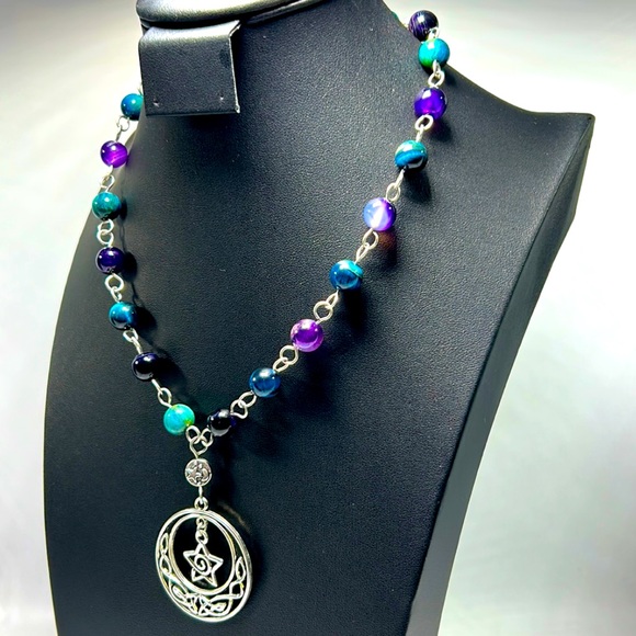 Handmade Celtic Star Pendant Necklace with Natural Tiger Eye Stones! - Picture 4 of 9